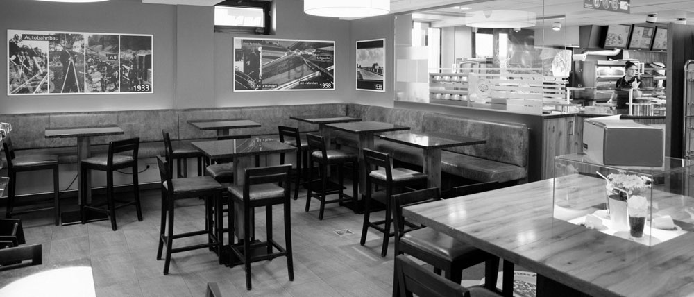 Bistro Ecke vom Pizza Pronto Shop an der Esso Tankstelle Seligweiler