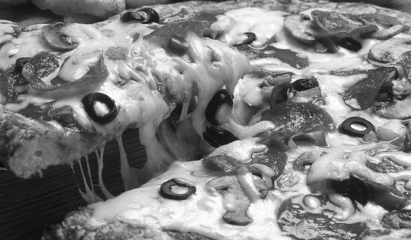 knusprige Pizza Pronto leckerem Käse in unserem Shop